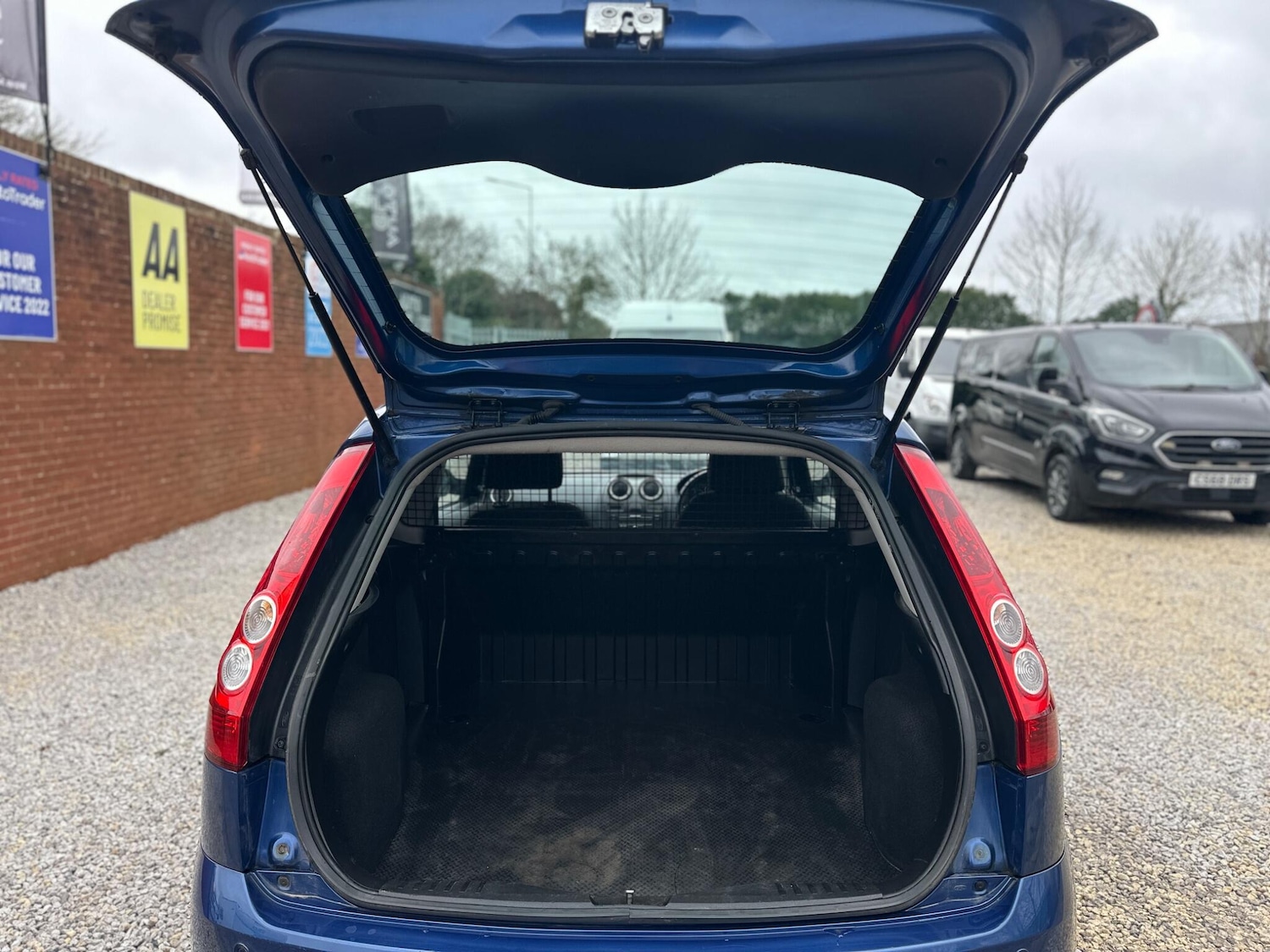 Used Ford Fiesta Van 2008 for sale - 77624864: Photo 9