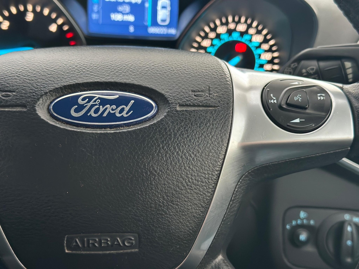 Used Ford Kuga 2014 for sale - 77305844: Photo 50