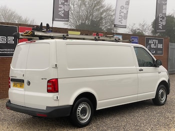 Used Volkswagen Transporter 2018 for sale - 77203234: Photo