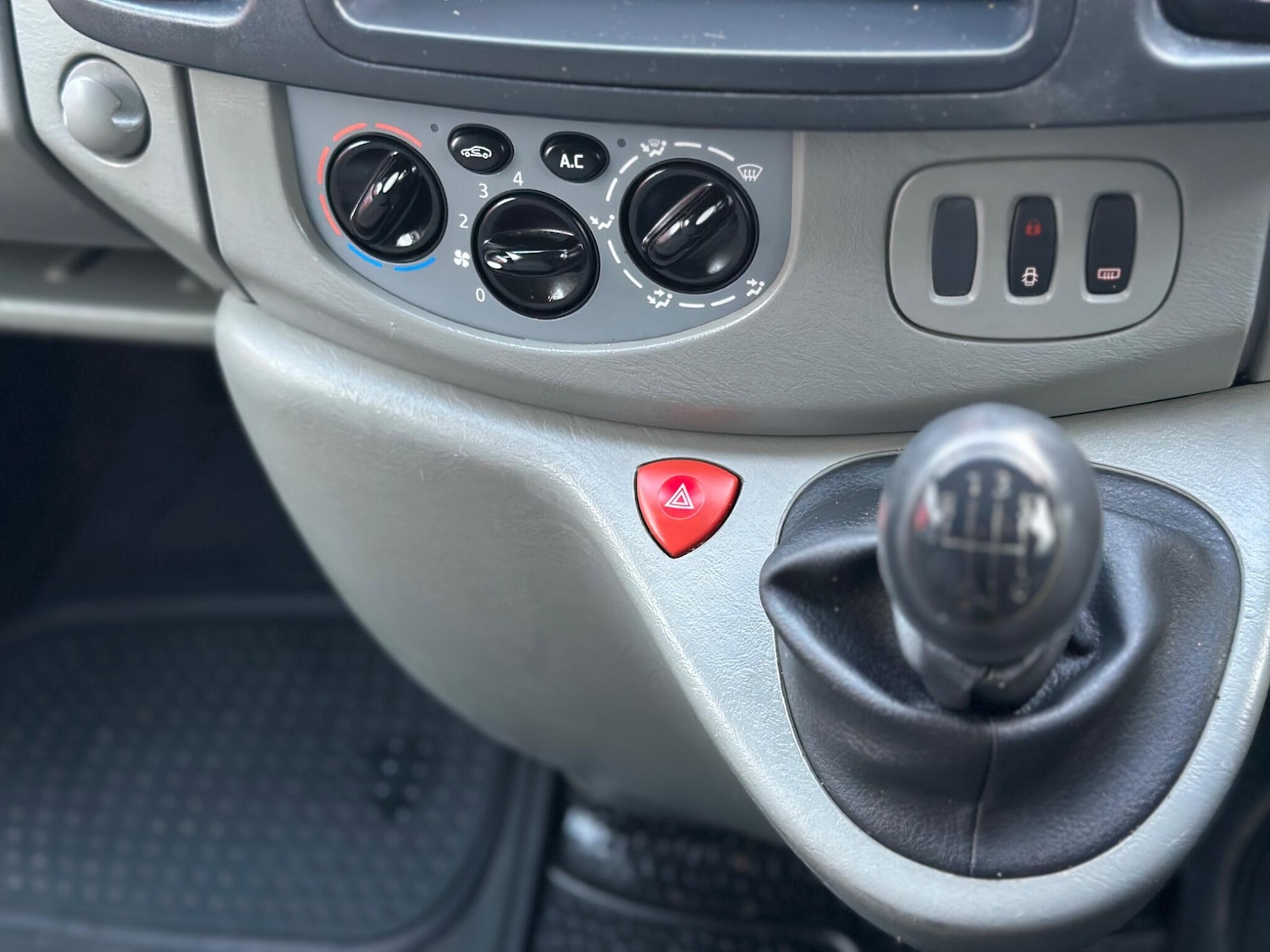 Used Renault Trafic 2012 for sale - 77496851: Photo 44