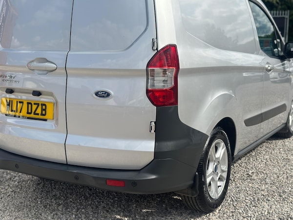 Used Ford Transit Courier 2017 for sale - 75377040: Photo 17