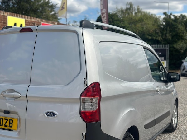 Used Ford Transit Courier 2017 for sale - 75377040: Photo 20