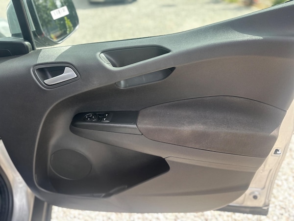 Used Ford Transit Courier 2017 for sale - 75377040: Photo 27
