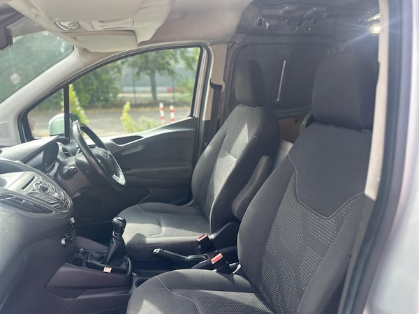 Used Ford Transit Courier 2017 for sale - 75377040: Photo 35