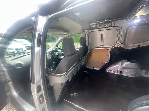 Used Ford Transit Courier 2017 for sale - 75377040: Photo 37