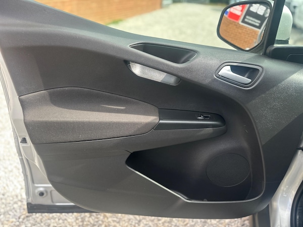 Used Ford Transit Courier 2017 for sale - 75377040: Photo 38