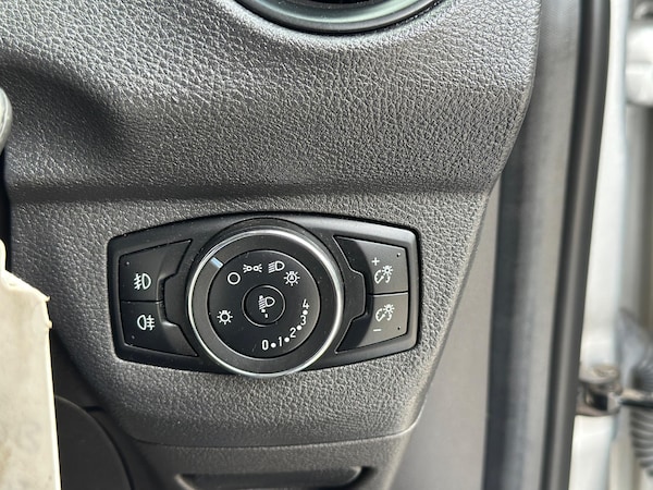 Used Ford Transit Courier 2017 for sale - 75377040: Photo 41