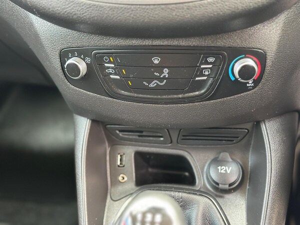 Used Ford Transit Courier 2017 for sale - 75377040: Photo 43