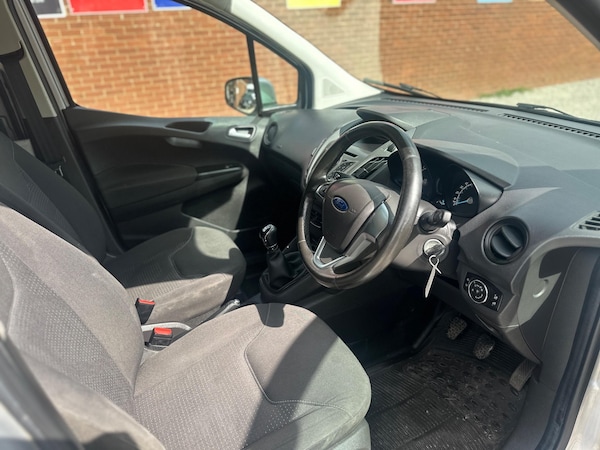 Used Ford Transit Courier 2017 for sale - 75377040: Photo 6