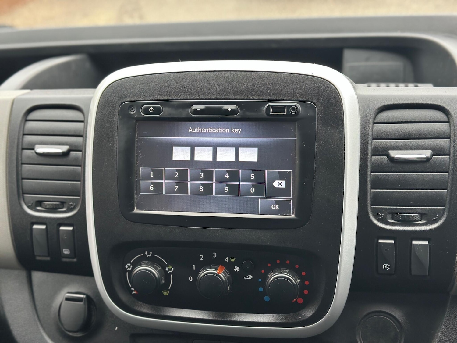 Used Renault Trafic 2015 for sale - 77484130: Photo 37