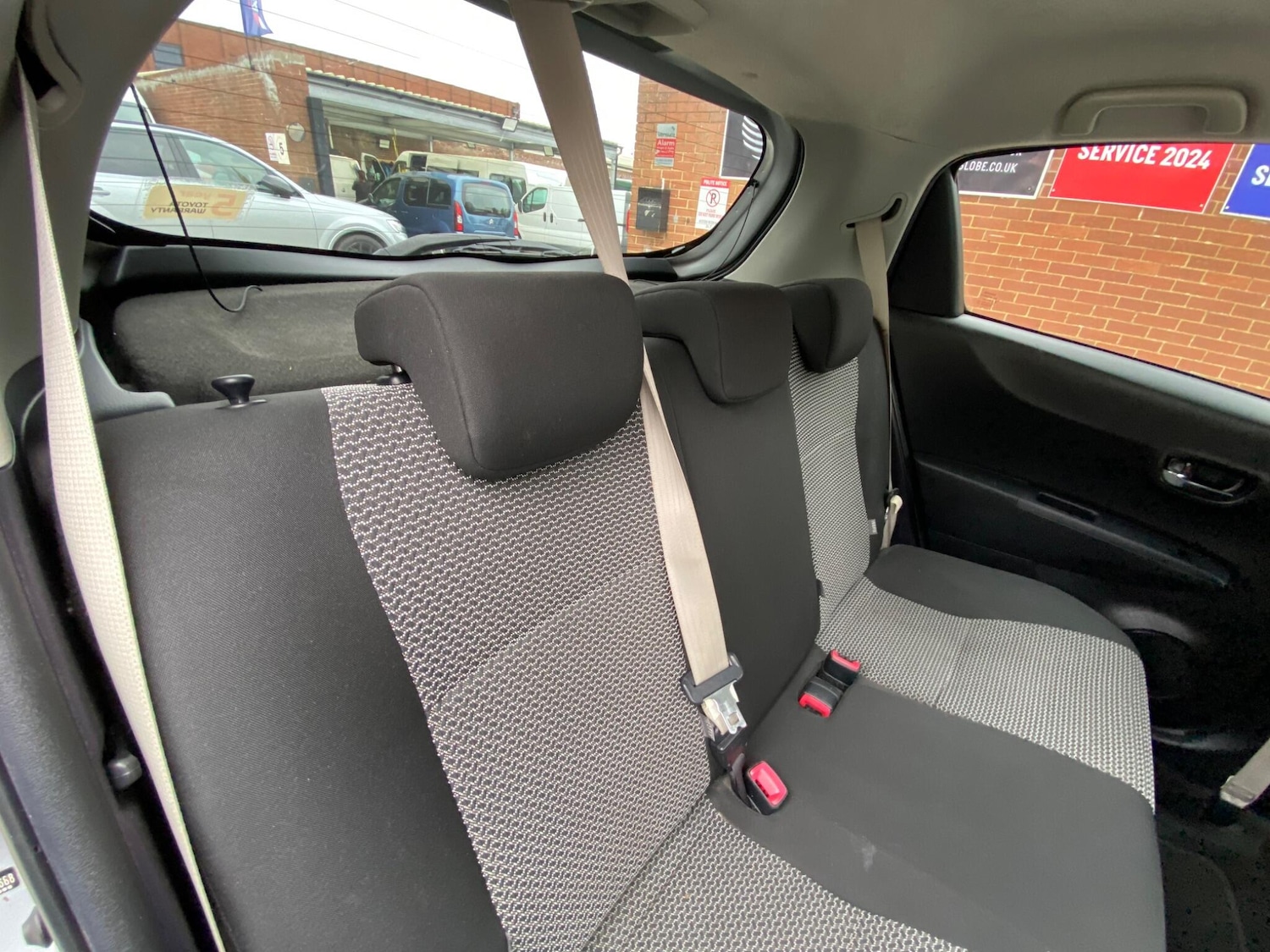 Used Toyota Yaris 2014 for sale - 76991666: Photo 14