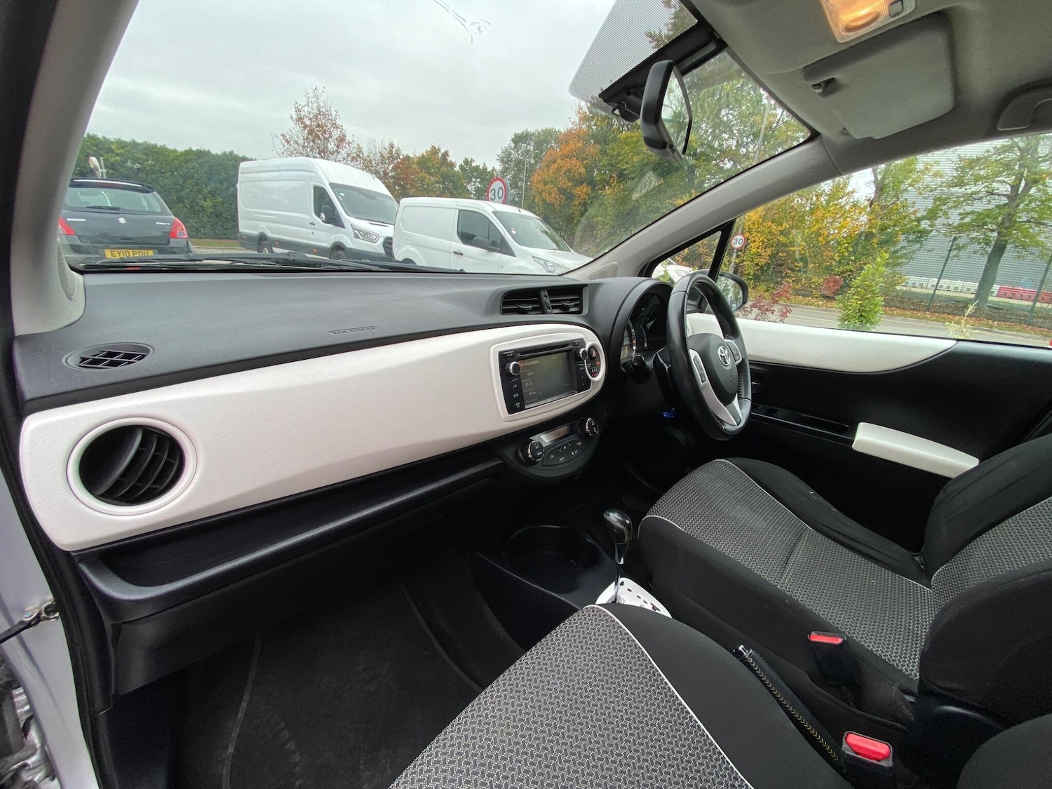 Used Toyota Yaris 2014 for sale - 76991666: Photo 18