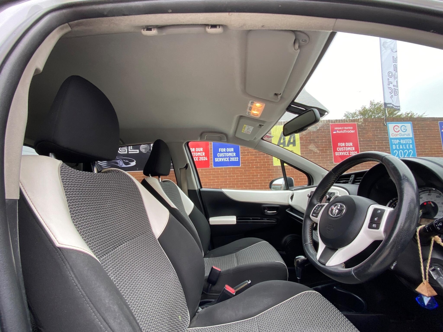 Used Toyota Yaris 2014 for sale - 76991666: Photo 52