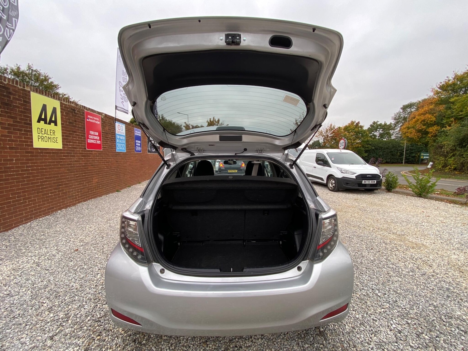 Used Toyota Yaris 2014 for sale - 76991666: Photo 53