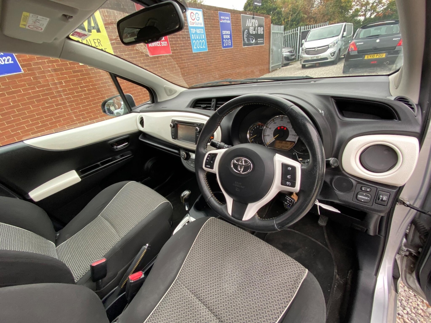 Used Toyota Yaris 2014 for sale - 76991666: Photo 8