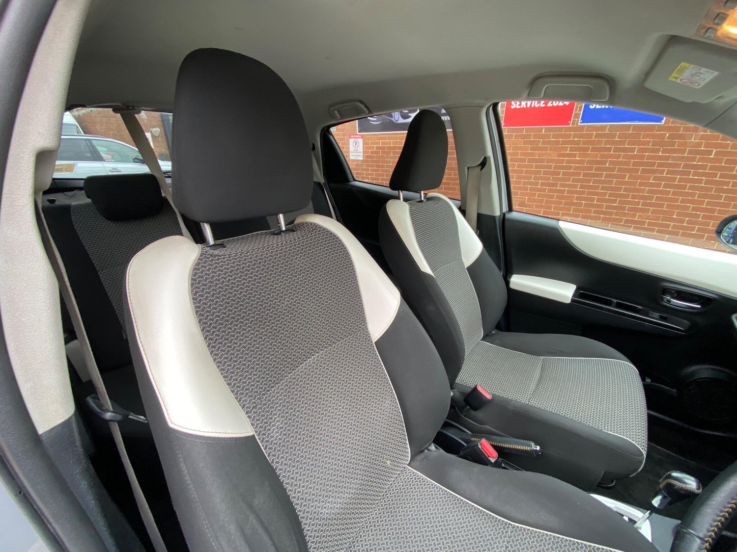 Used Toyota Yaris 2014 for sale - 76991666: Photo 9