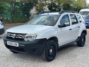 Used Dacia Duster 2016 for sale - 79590759: Photo