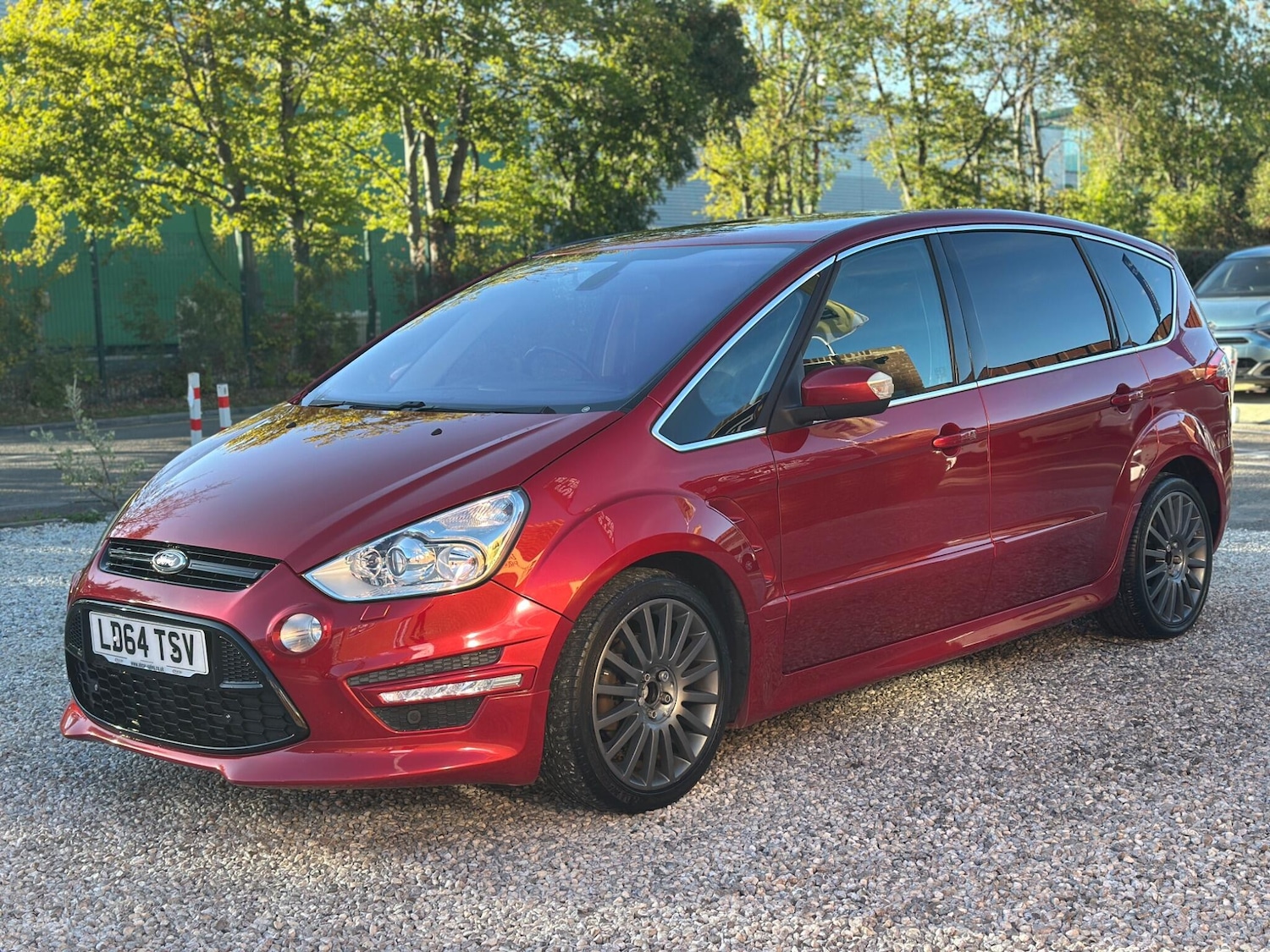 Used Ford S-Max 2014 for sale - 76918514: Photo 3