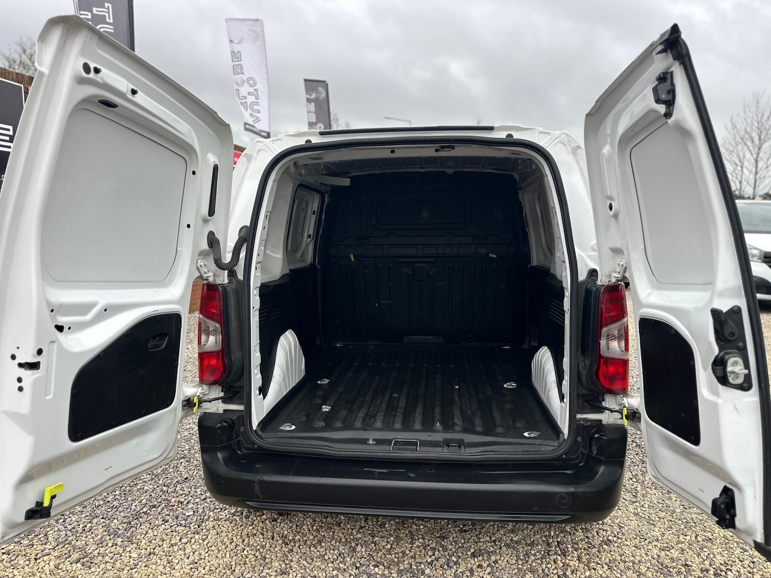 Used Vauxhall Combo 2020 for sale - 77497309: Photo 7