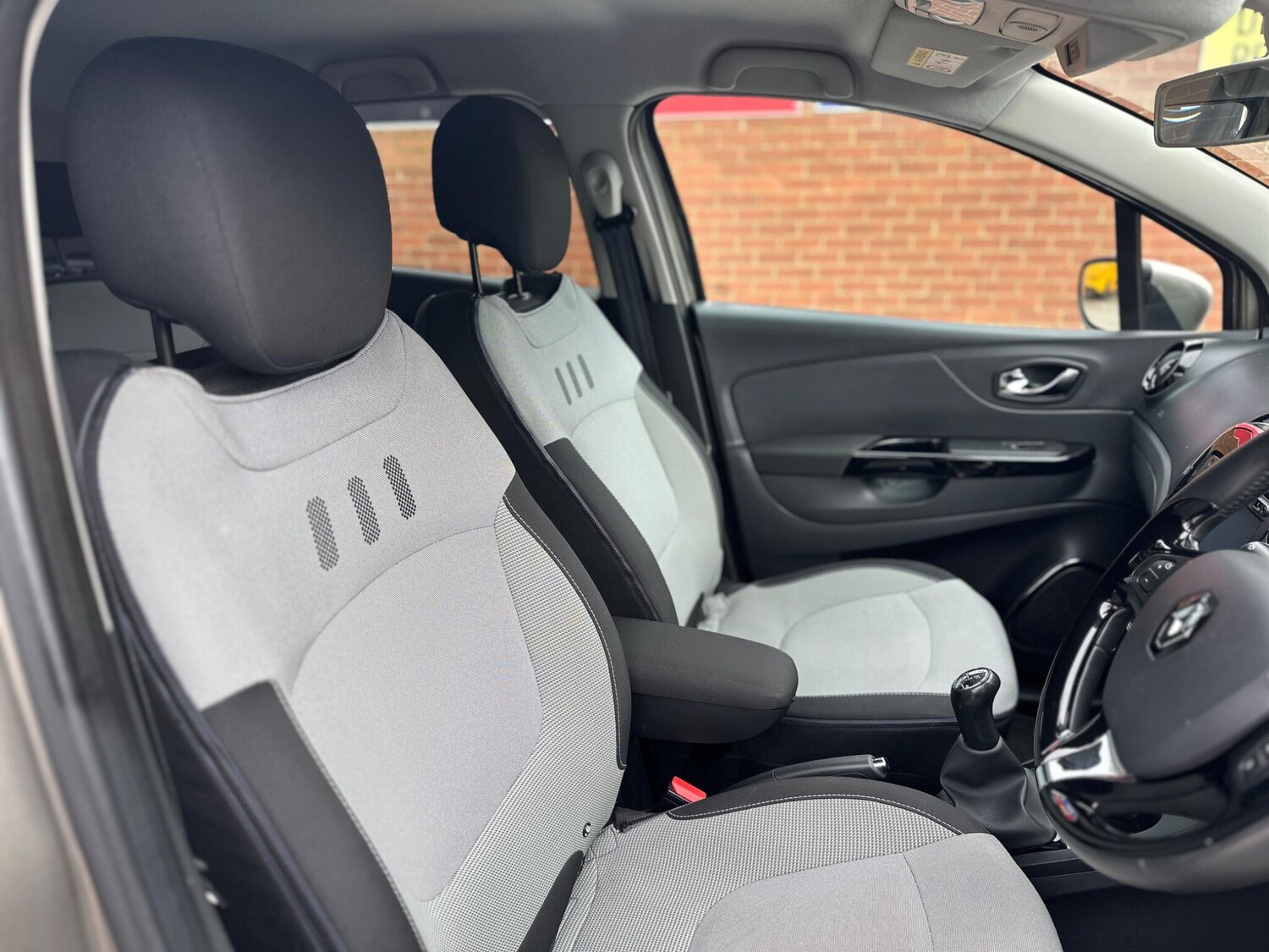 Used Renault Captur 2014 for sale - 77839592: Photo 32