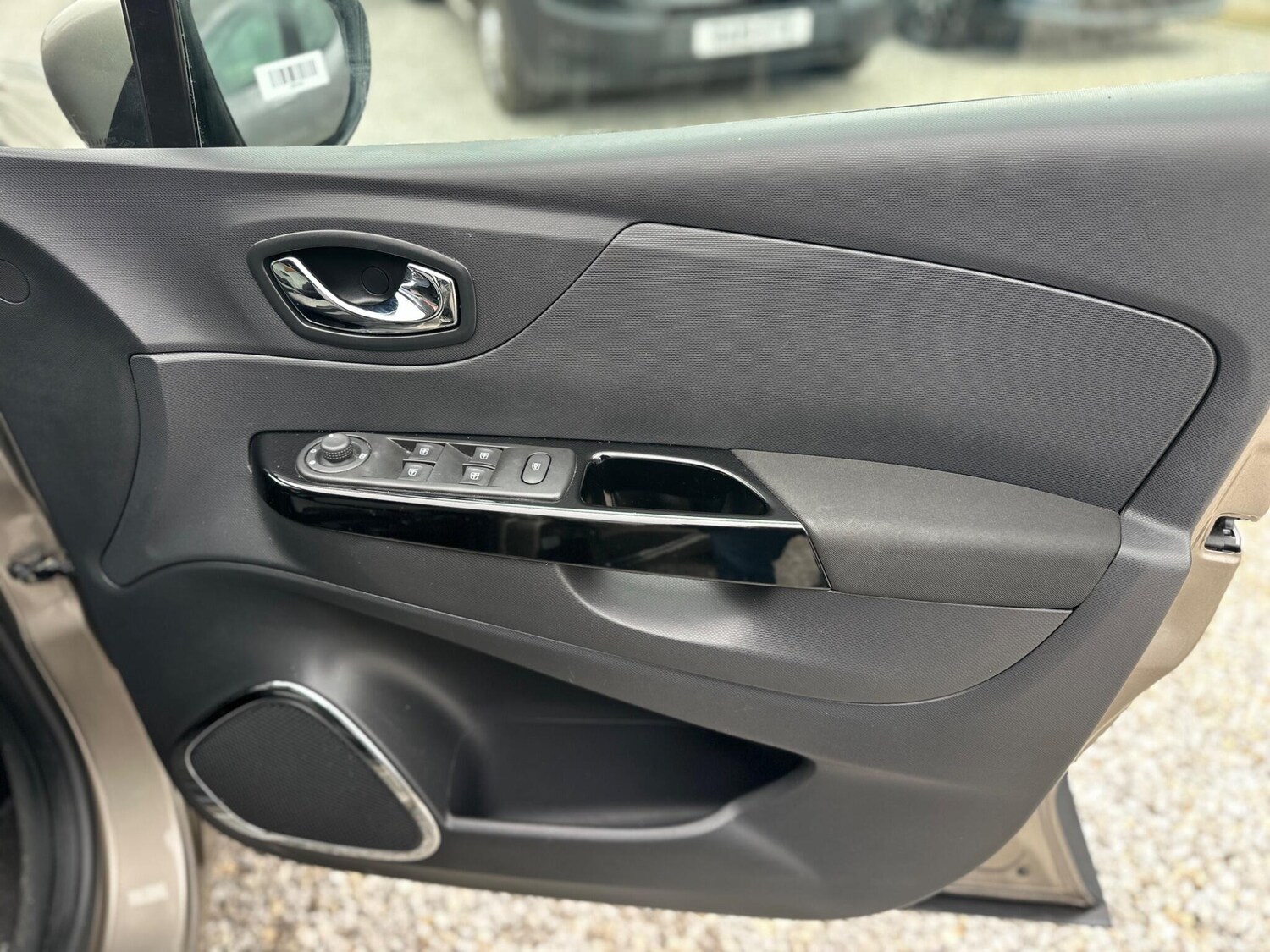 Used Renault Captur 2014 for sale - 77839592: Photo 35