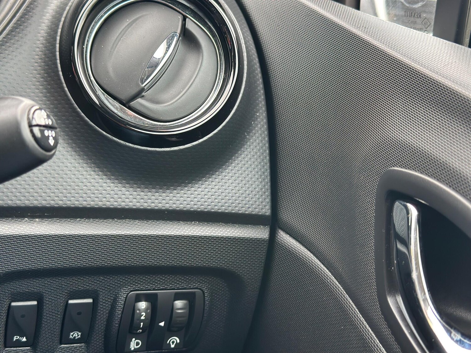 Used Renault Captur 2014 for sale - 77839592: Photo 57