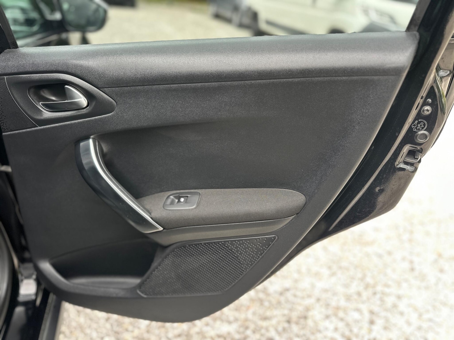 Used Peugeot 2008 2015 for sale - 76072580: Photo 25