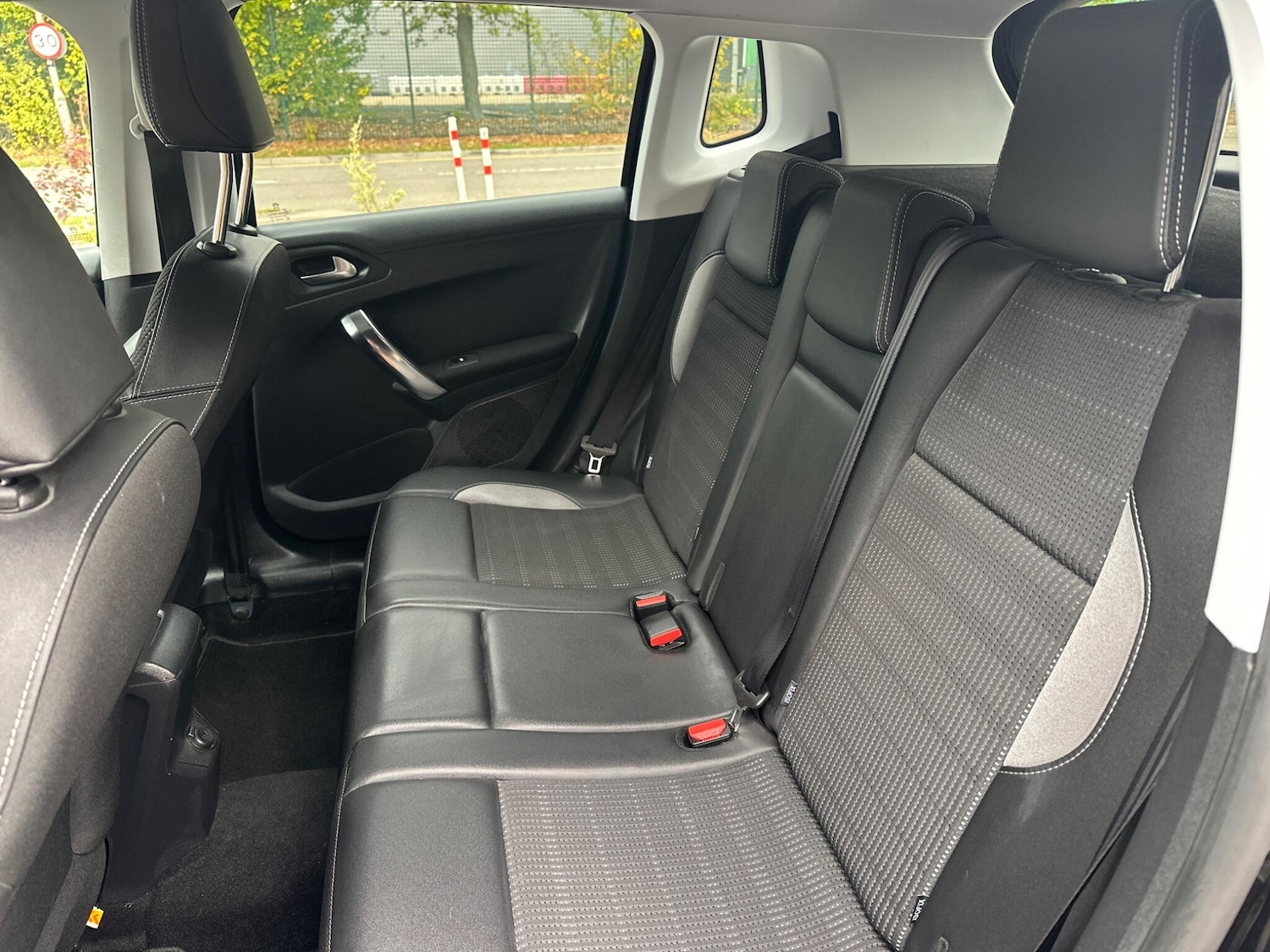 Used Peugeot 2008 2015 for sale - 76072580: Photo 43