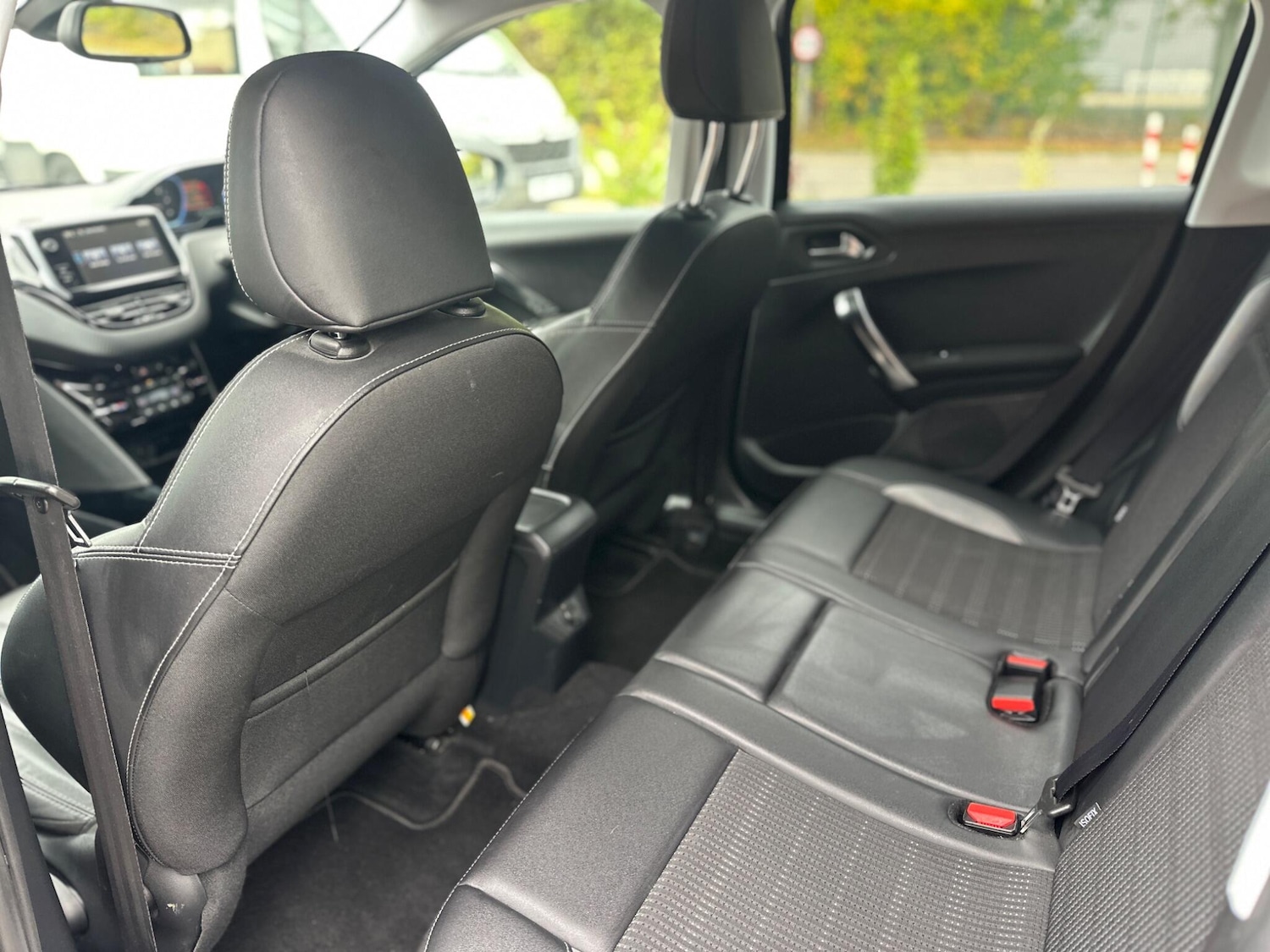 Used Peugeot 2008 2015 for sale - 76072580: Photo 9