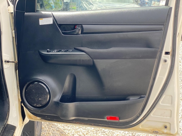 Used Toyota Hilux 2018 for sale - 75494230: Photo 30