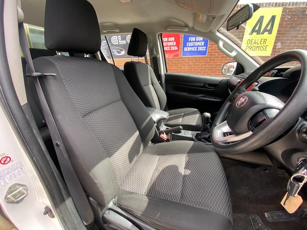 Used Toyota Hilux 2018 for sale - 75494230: Photo 31