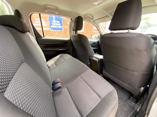 Used Toyota Hilux 2018 for sale - 75494230: Photo 41