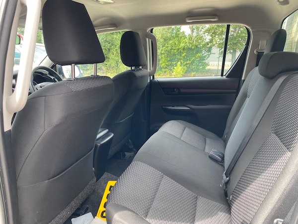 Used Toyota Hilux 2018 for sale - 75494230: Photo 7