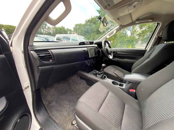 Used Toyota Hilux 2018 for sale - 75494230: Photo 9