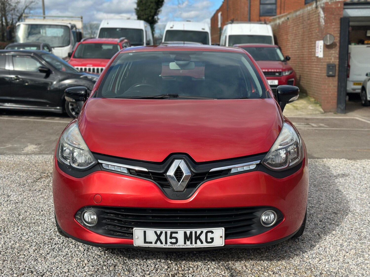 Used Renault Clio 2015 for sale - 77839903: Photo 11