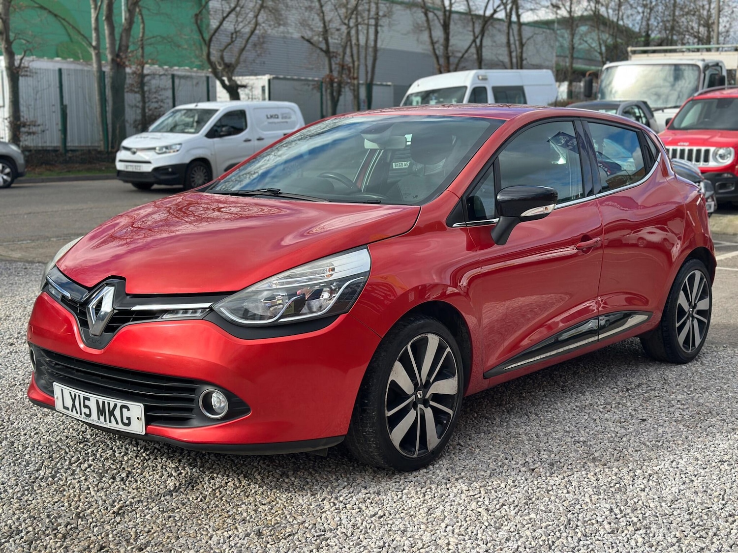 Used Renault Clio 2015 for sale - 77839903: Photo 3