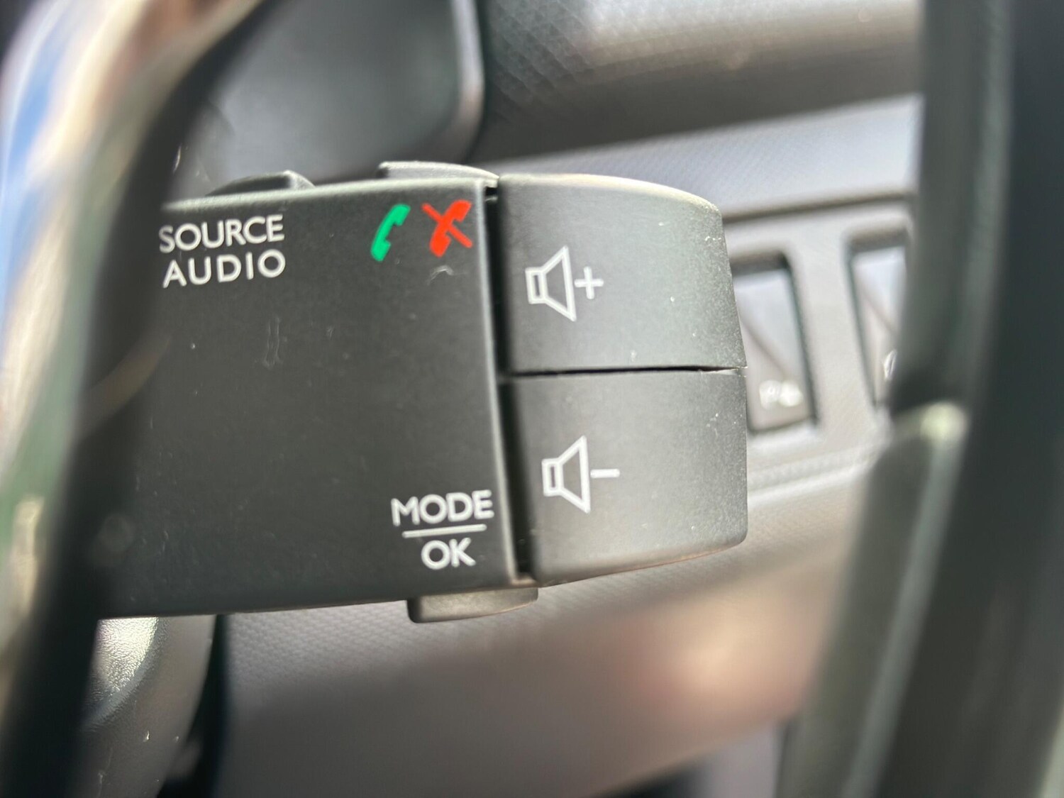 Used Renault Clio 2015 for sale - 77839903: Photo 31