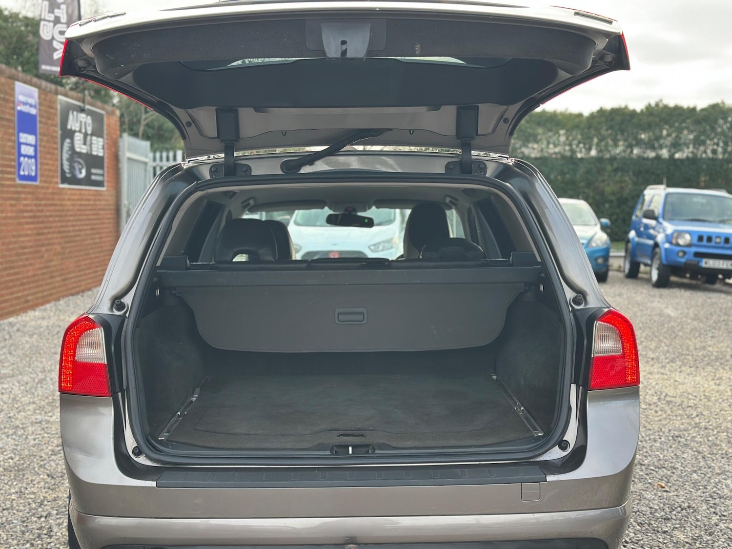 Used Volvo V70 2009 for sale - 77119859: Photo 12