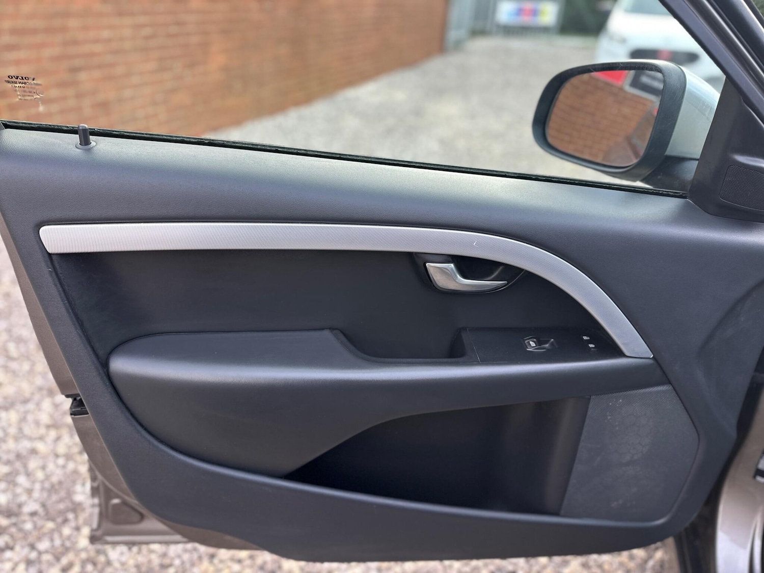 Used Volvo V70 2009 for sale - 77119859: Photo 37