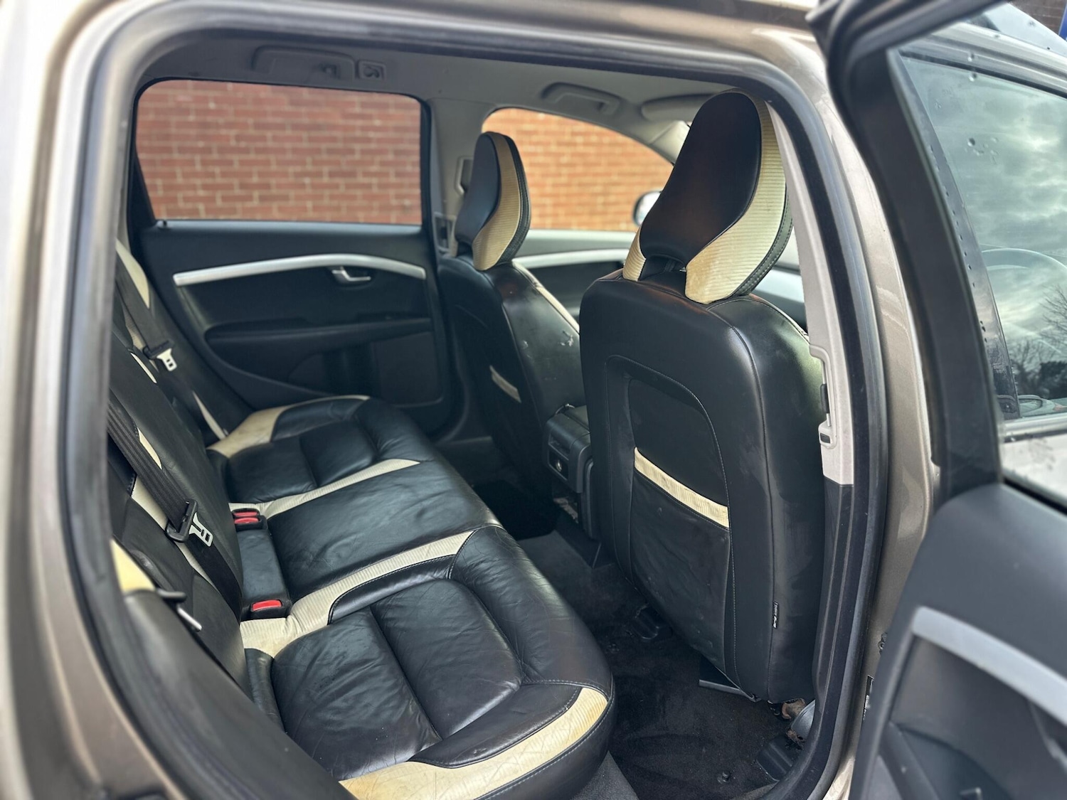 Used Volvo V70 2009 for sale - 77119859: Photo 7