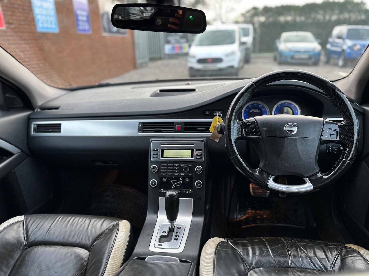 Used Volvo V70 2009 for sale - 77119859: Photo 8