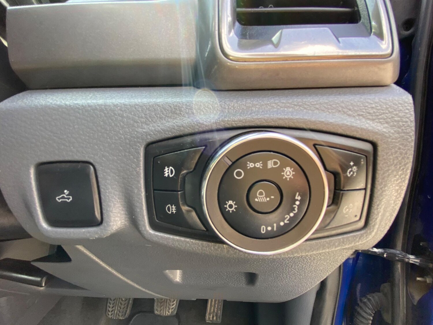 Vehicle 33