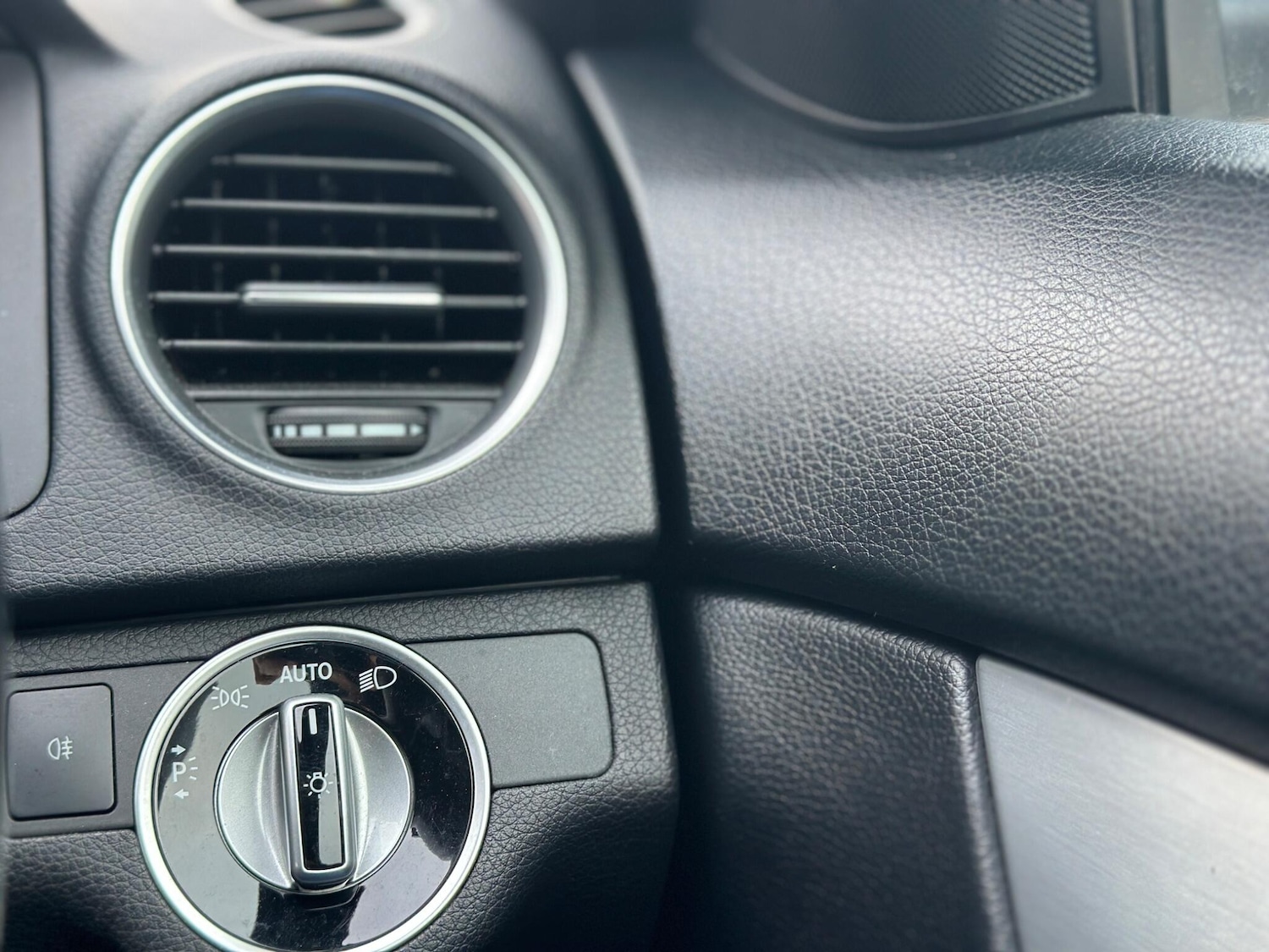 Used Mercedes-Benz C Class 2013 for sale - 77808153: Photo 41