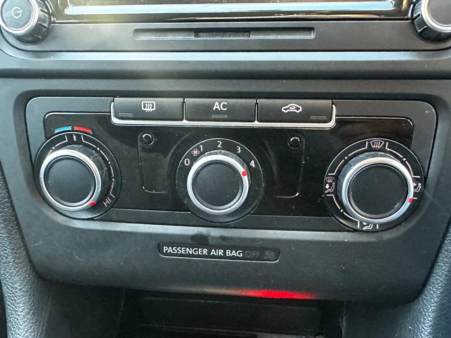 Used Volkswagen Golf 2011 for sale - 76432339: Photo 24