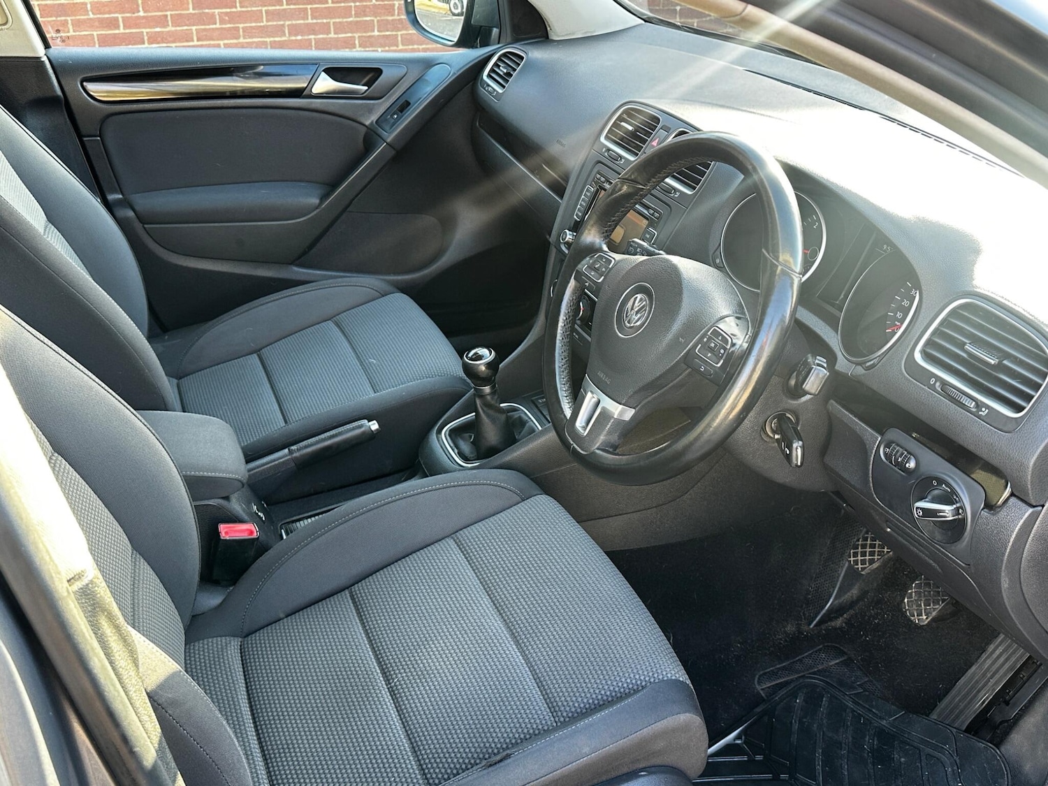 Used Volkswagen Golf 2011 for sale - 76432339: Photo 27