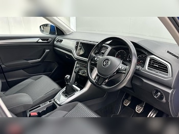Used Volkswagen T-Roc 2021 for sale - 79102409: Photo