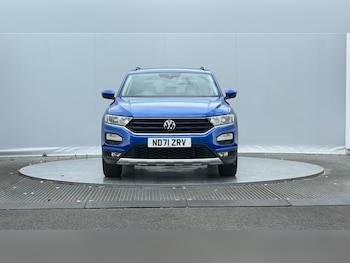 Used Volkswagen T-Roc 2021 for sale - 79102409: Photo