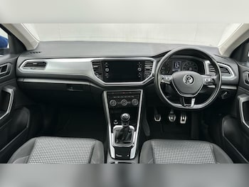 Used Volkswagen T-Roc 2021 for sale - 79102409: Photo
