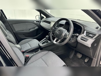 Used Renault Clio 2024 for sale - 76104722: Photo 2