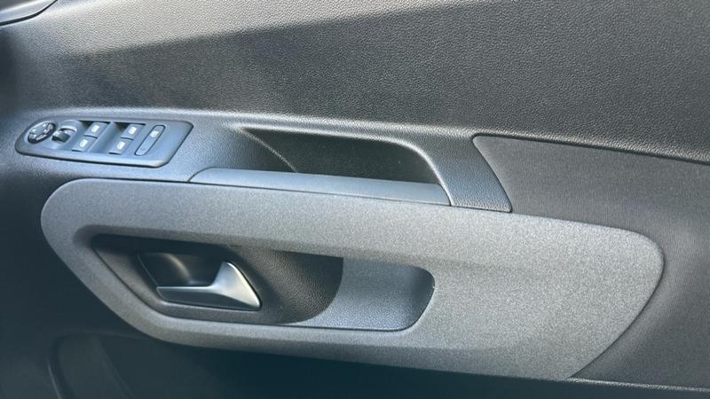 Used Peugeot e-Rifter 2025 for sale - 77225845: Photo 29